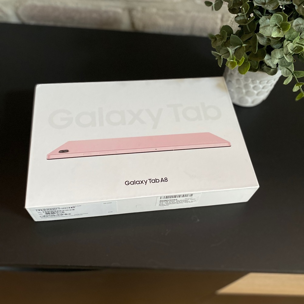 Samsung galaxy tablet A8 excellent condition 64gb